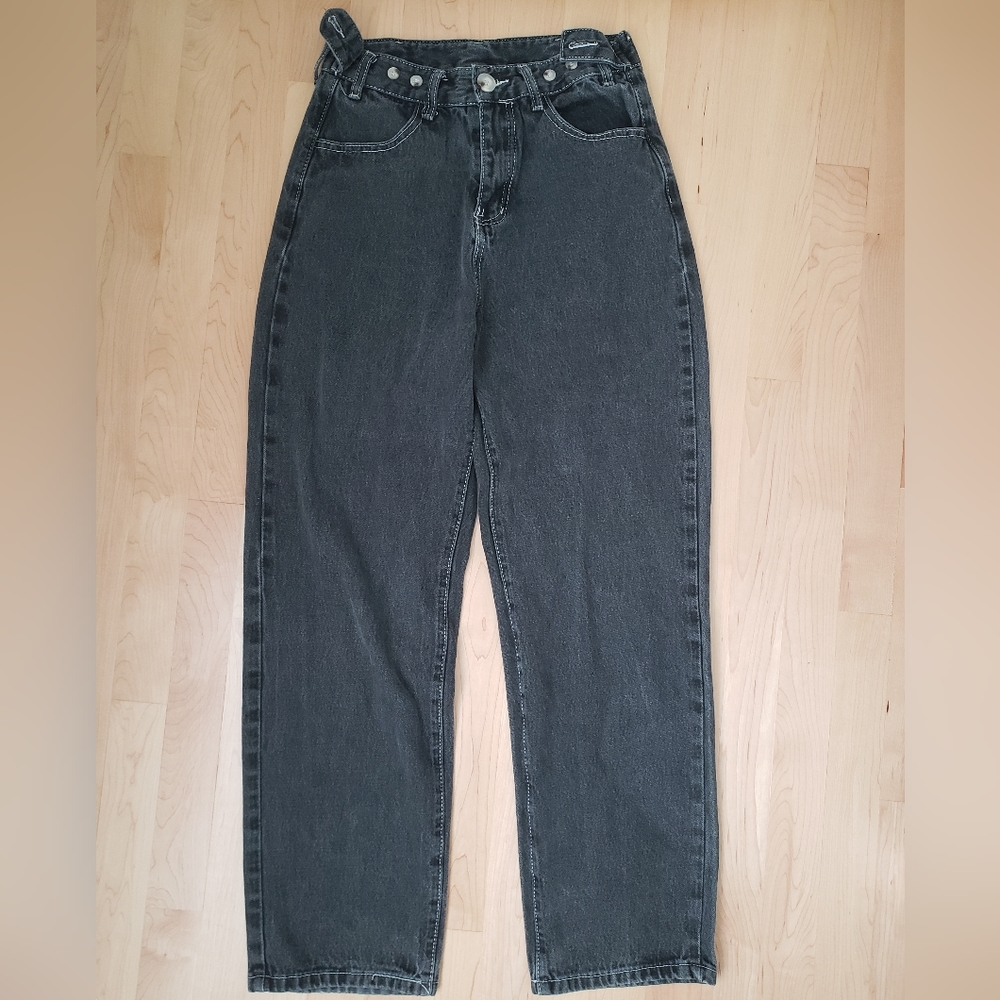 Yesstyle black denim loose fitting jeans, size small